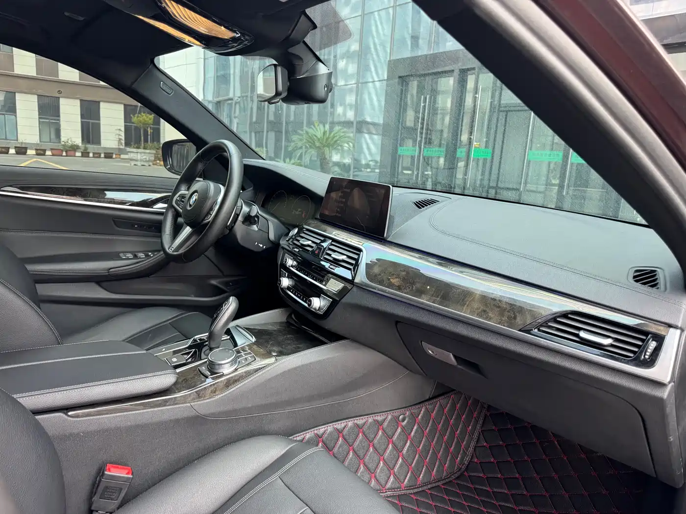BMW 5 Series 2019 530Li Leading M Sport Package фото 14