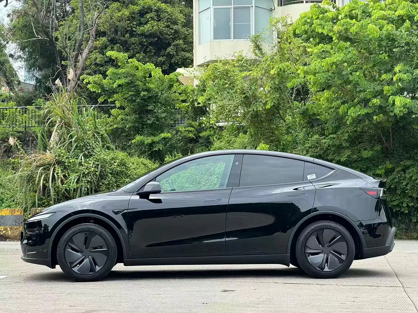 Tesla Model Y 2026 2026 Rear-Wheel Drive