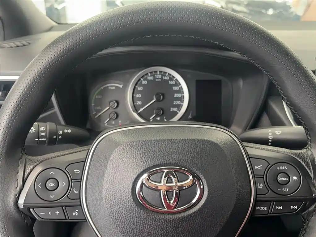 Toyota Levin 2021 Dual Hybrid 1.8H E-CVT Leading Edition фото 4