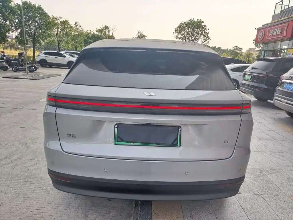 Фото 7 - Li Auto i6
