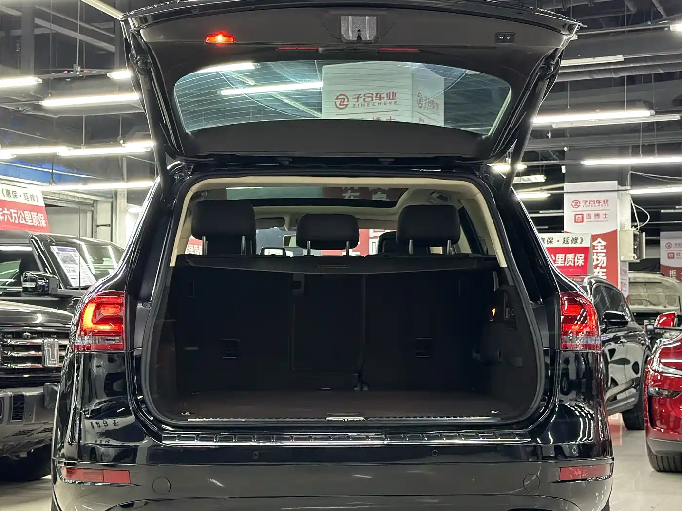 Volkswagen Touareg 2011 3.0TSI Comfort фото 14