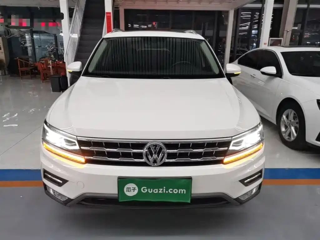 Volkswagen Tiguan L 2018 380TSI Automatic AWD Luxury Edition фото 3