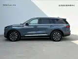 Photo 3 - Lincoln Aviator