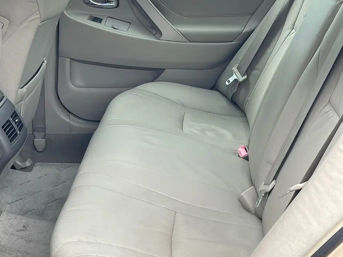 Photo 6 - Toyota Camry