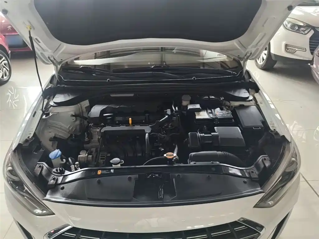Hyundai Elantra 2019 1.5L CVT Smart Elite фото 20