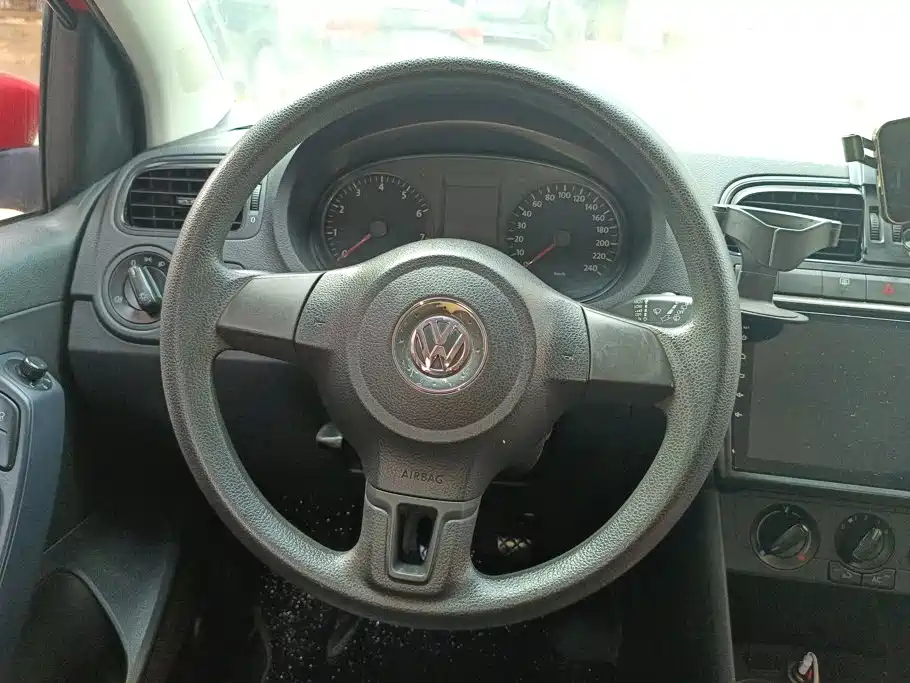 Photo 15 - Volkswagen Polo