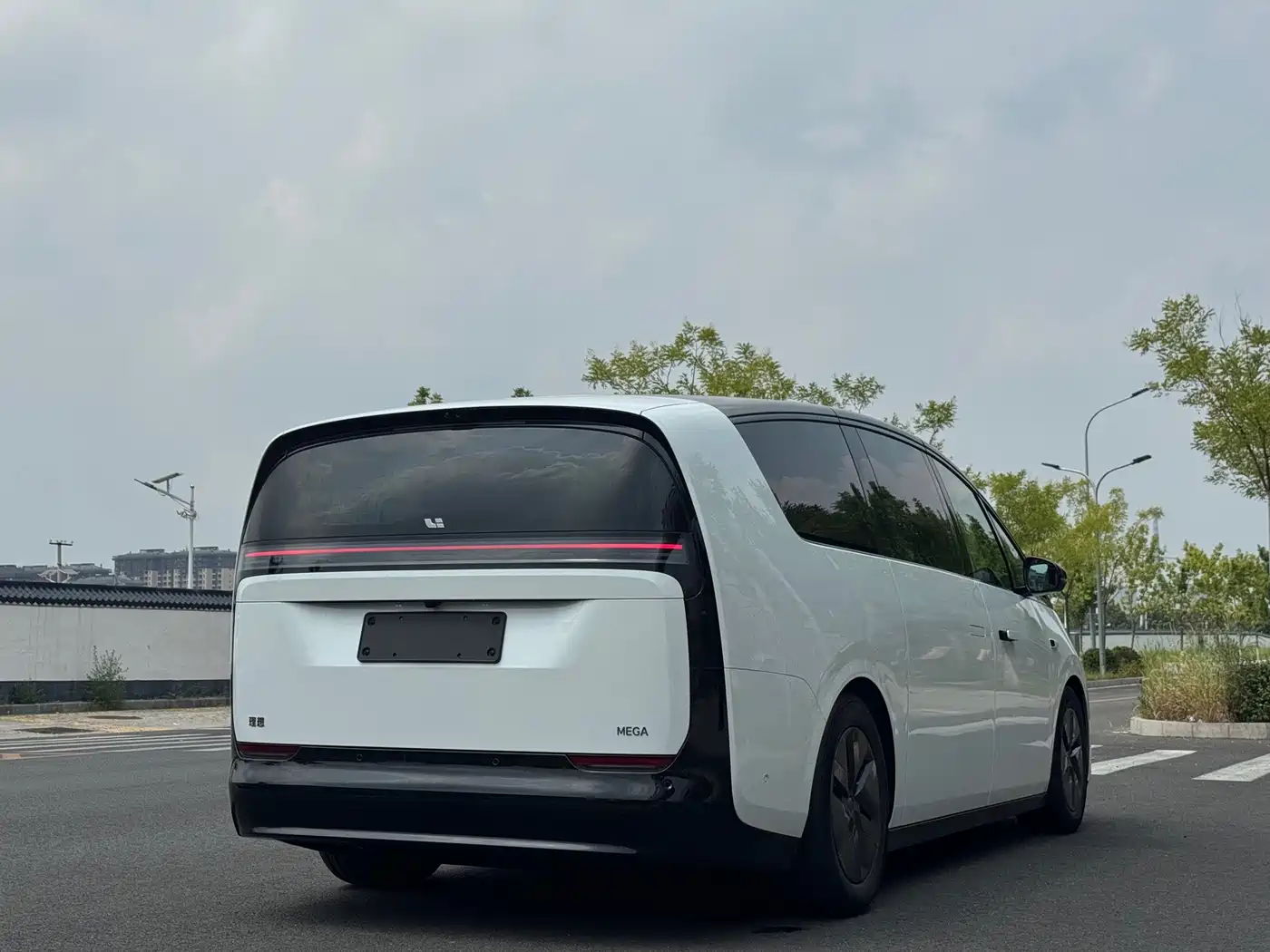Li Auto MEGA 2026 2025 Model Home Family Special Edition