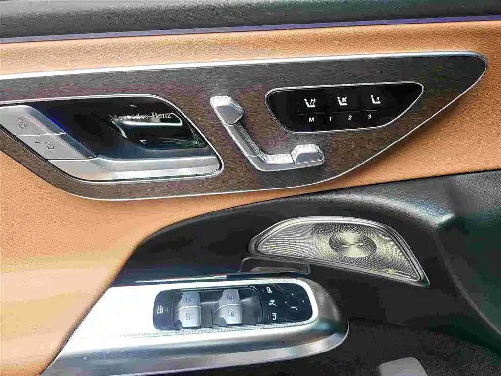 Mercedes-Benz E-Class 2024 Model E 300 L Luxury фото 6