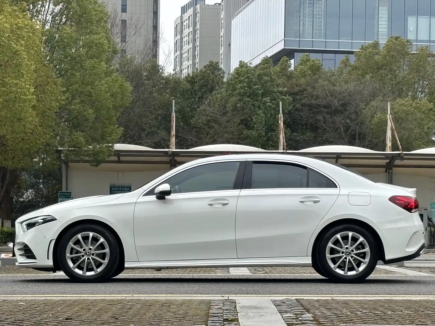 Mercedes-Benz A-Class 2021 A 200 L Sport Sedan Fashion Edition фото 6