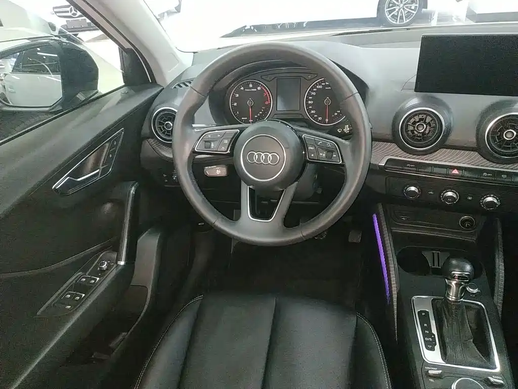 Audi Q2L 2019 2018 35 TFSI Launch Exclusive Edition China VI