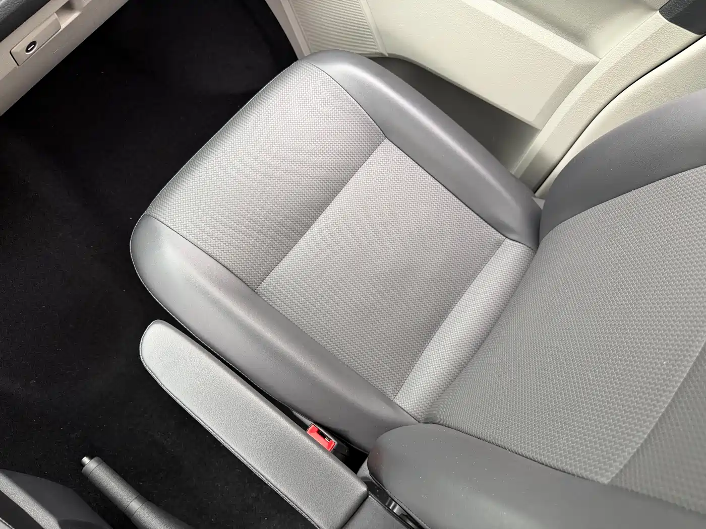 Volkswagen Caravelle 2019 2.0TSI 4WD Comfort 7-seater фото 12