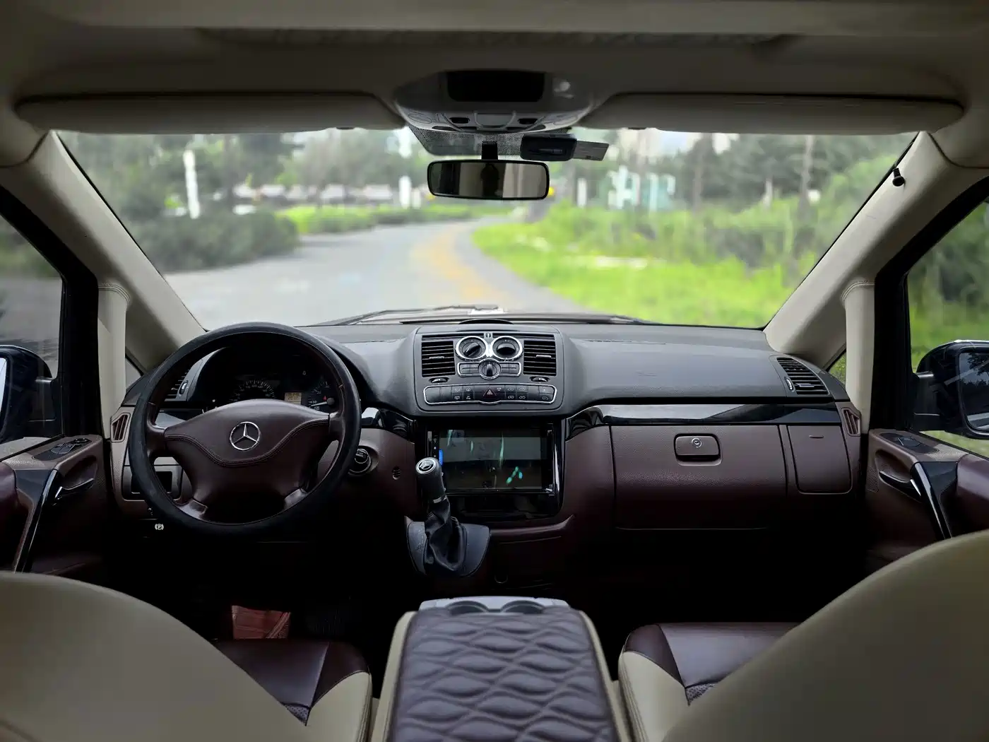 Photo 8 - Mercedes-Benz Vito