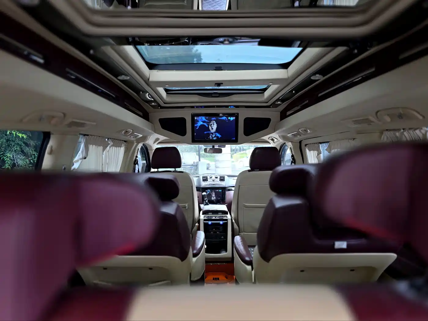 Photo 9 - Mercedes-Benz Vito