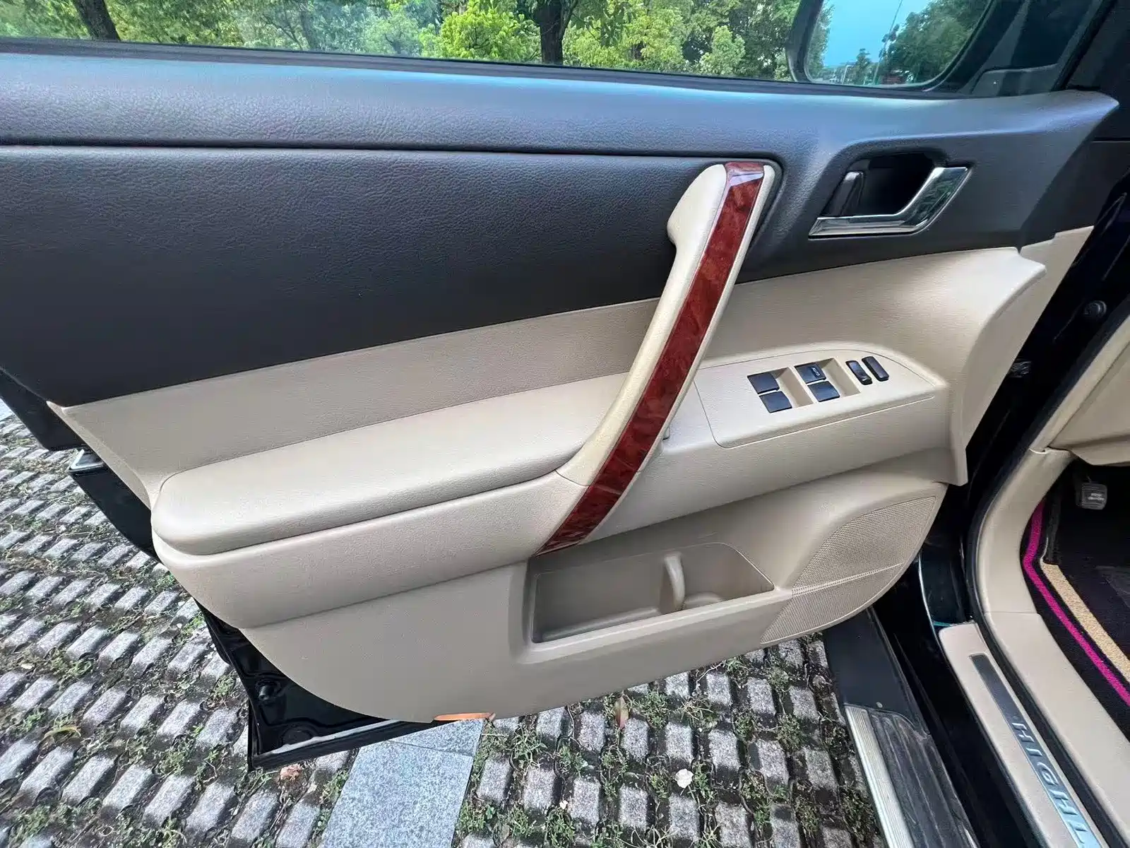 Photo 17 - Toyota Highlander