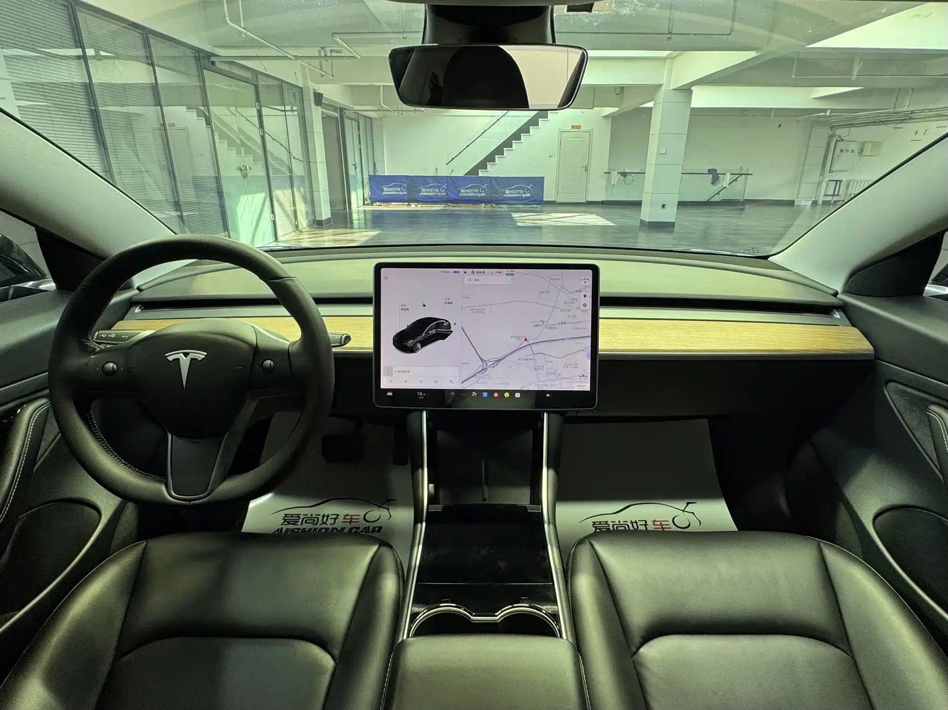 Фото 10 - Tesla Model 3
