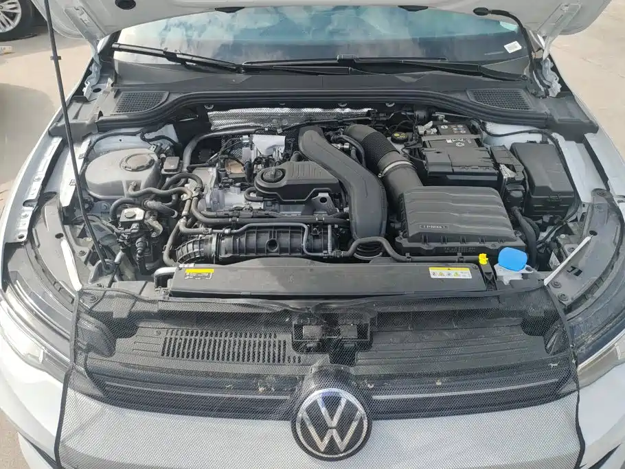 Volkswagen Golf 2026 2025 Facelift 300TSI Pro