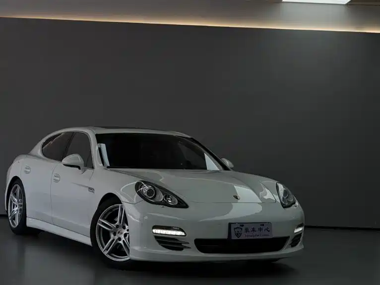 Porsche Panamera 2010 Model Panamera 4S 4.8L фото 5