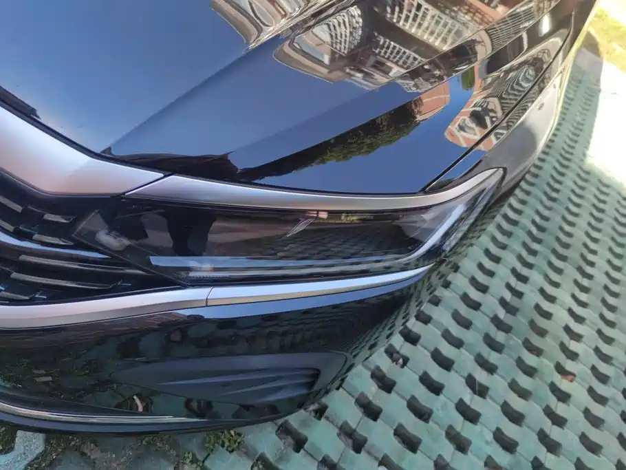 Photo 5 - Volkswagen Passat