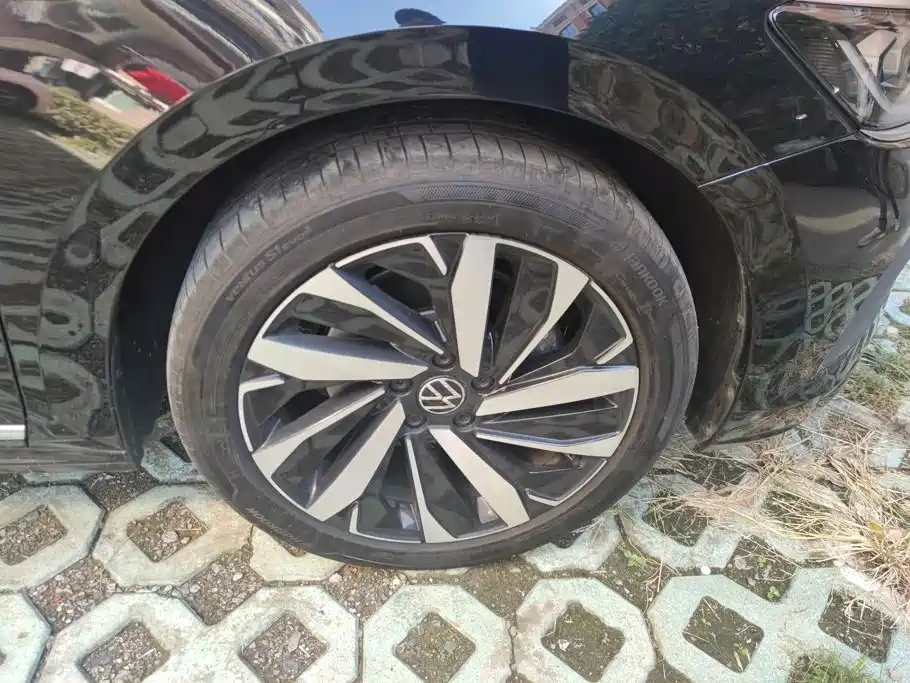 Photo 6 - Volkswagen Passat