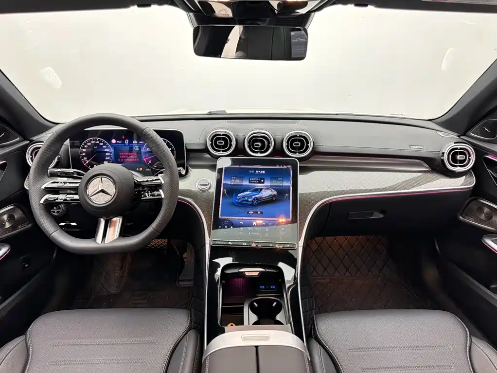 Фото 10 - Mercedes-Benz C-Class
