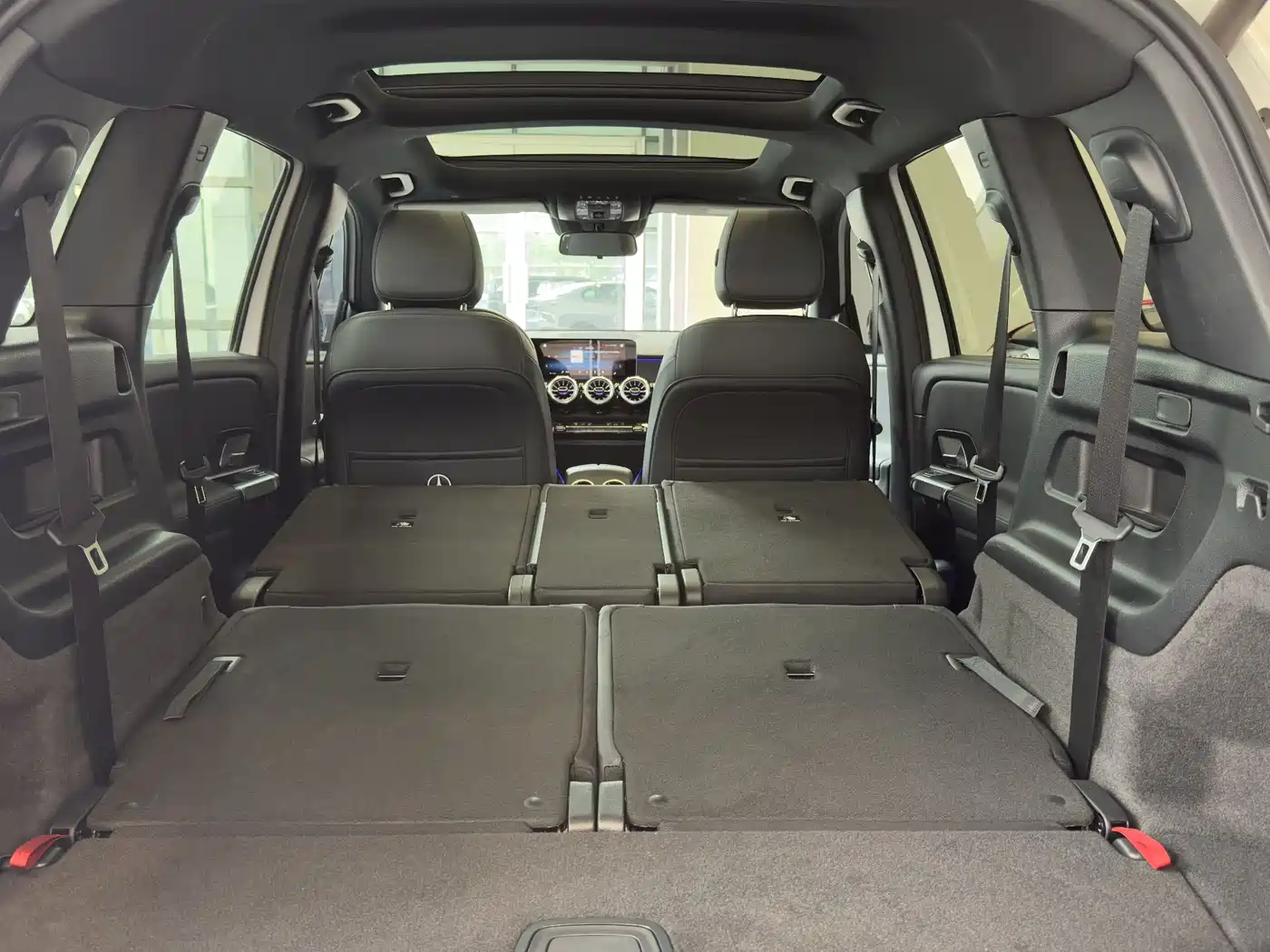 Mercedes-Benz GLB 2023 GLB 220 4MATIC фото 17