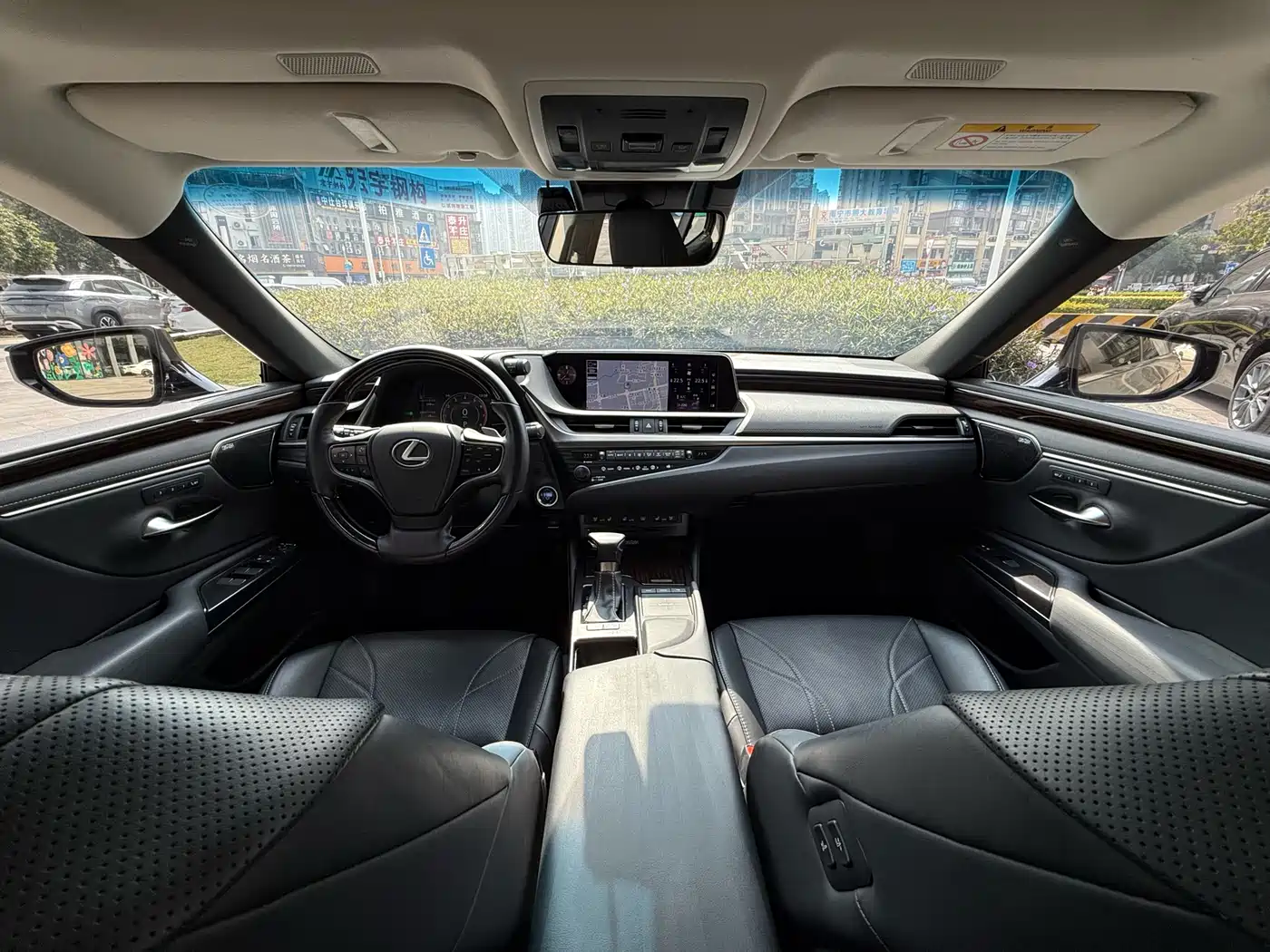 Lexus ES 2018 300h Executive Edition China V фото 8