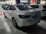 Фото 8 - Volkswagen Lavida