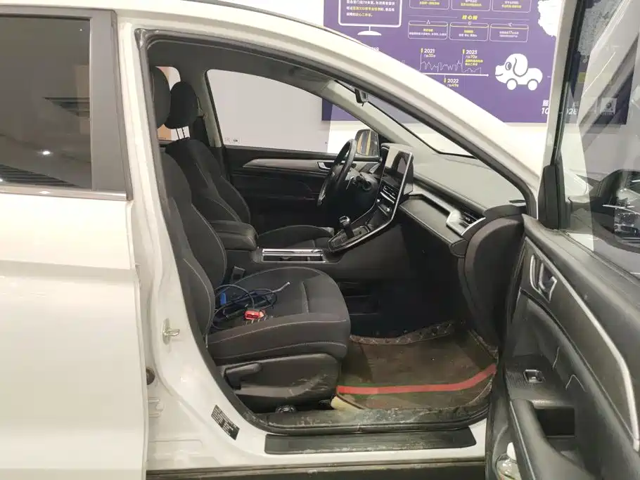 Photo 8 - Haval M6