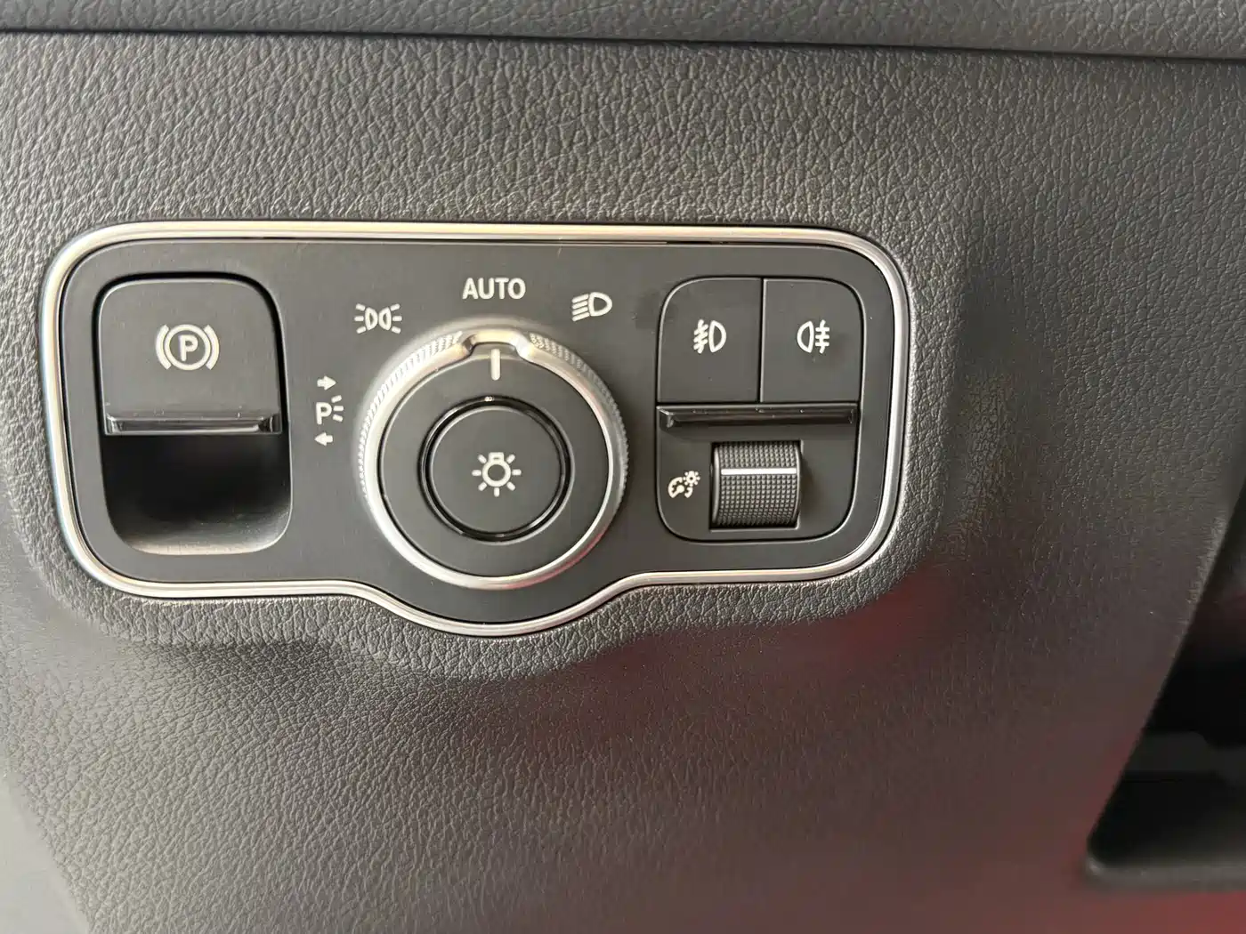 Mercedes-Benz GLB 2023 GLB 220 4MATIC фото 6