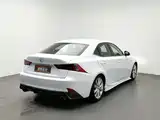 Фото 2 - Lexus IS