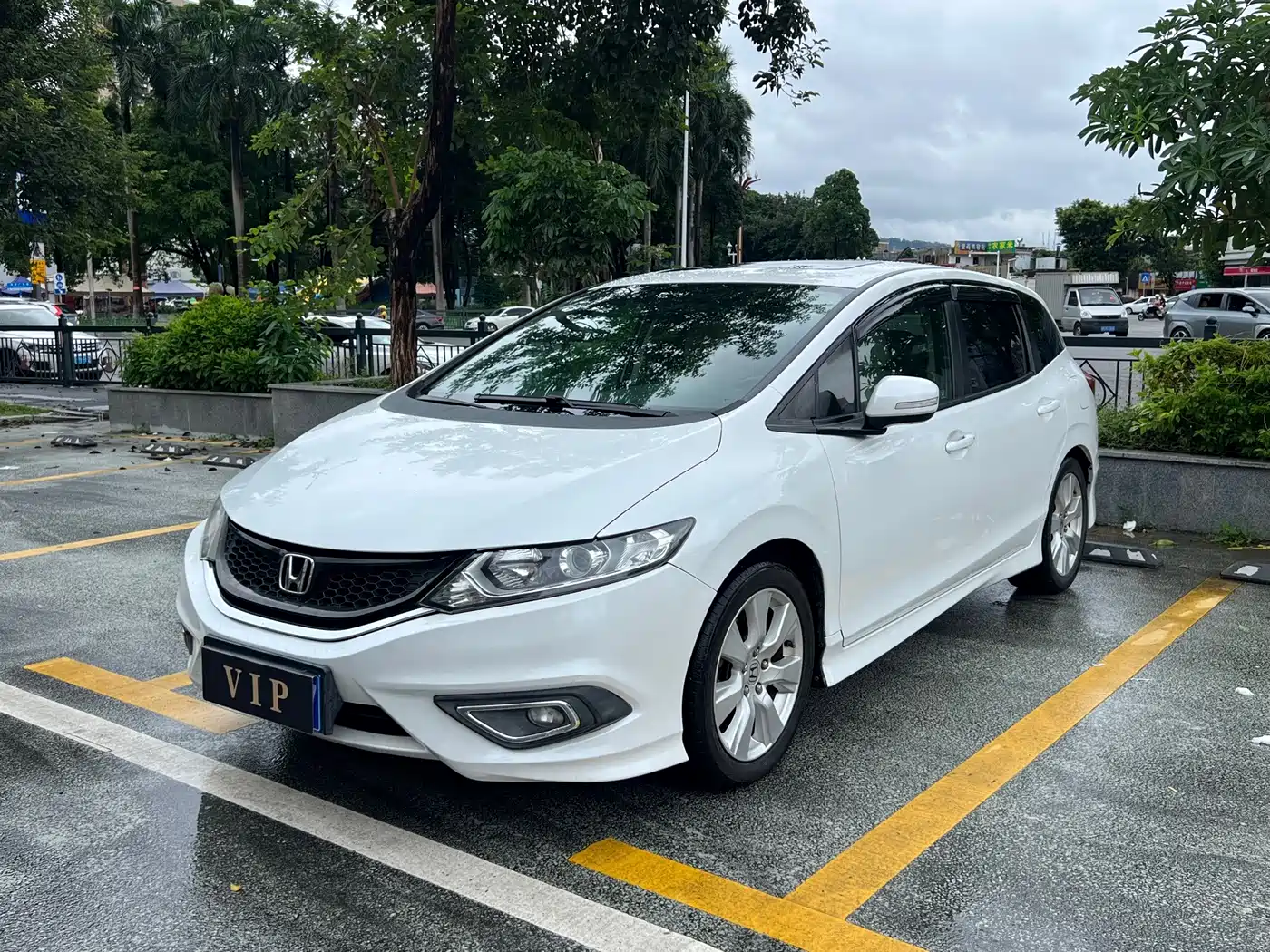 Honda Jade