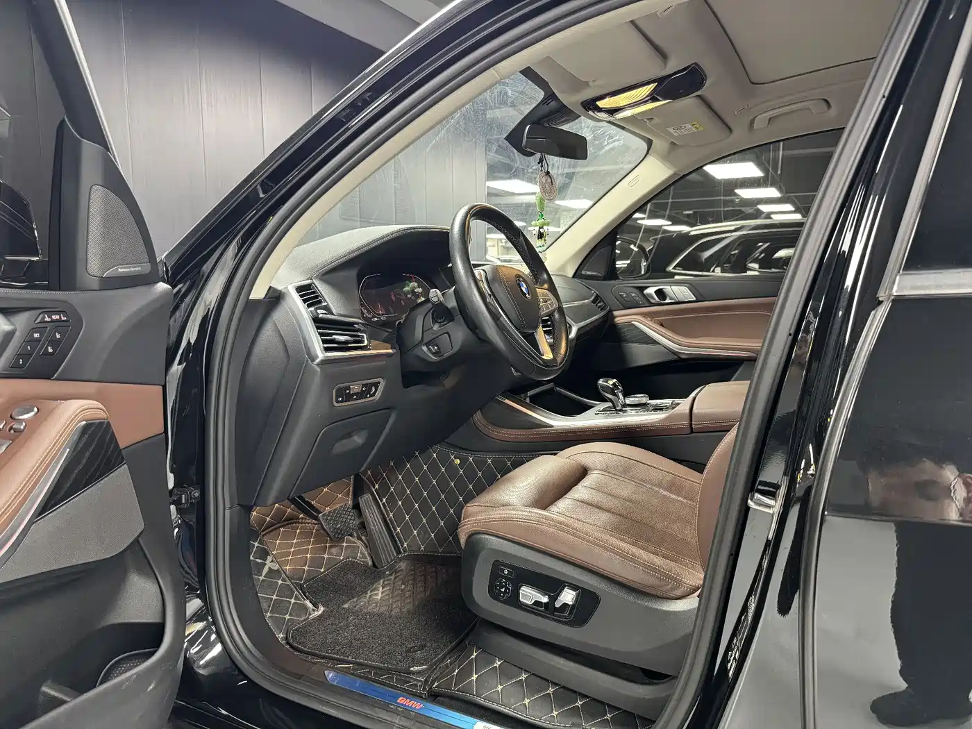 BMW X7 2022 xDrive40i Leading Luxury Package фото 4