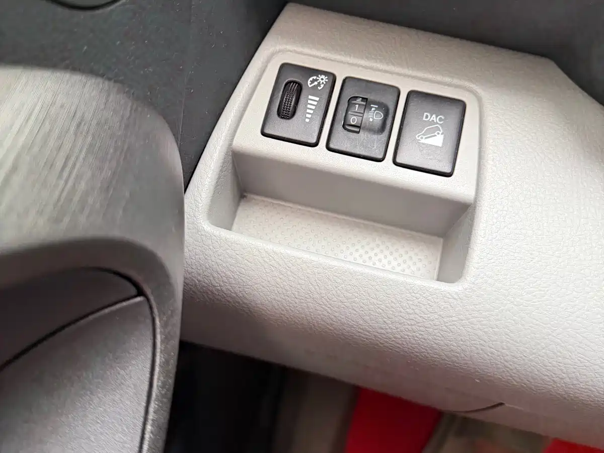Toyota RAV4 Rongfang 2009 2.0L Automatic Luxury Edition фото 16