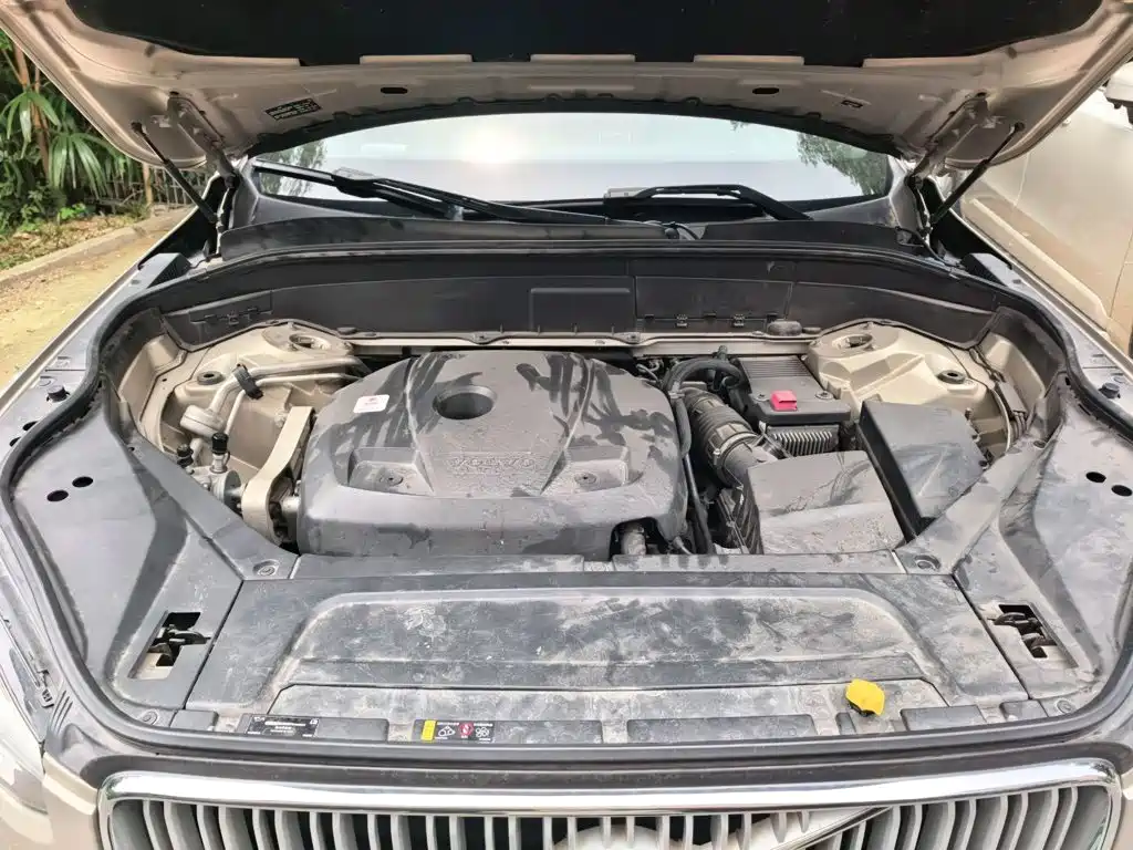 Фото 21 - Volvo XC90