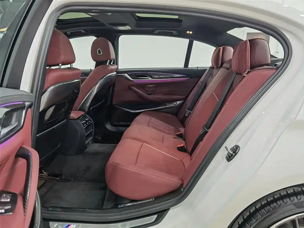 BMW 5 Series 2023 530Li Leading M Sport Package фото 15