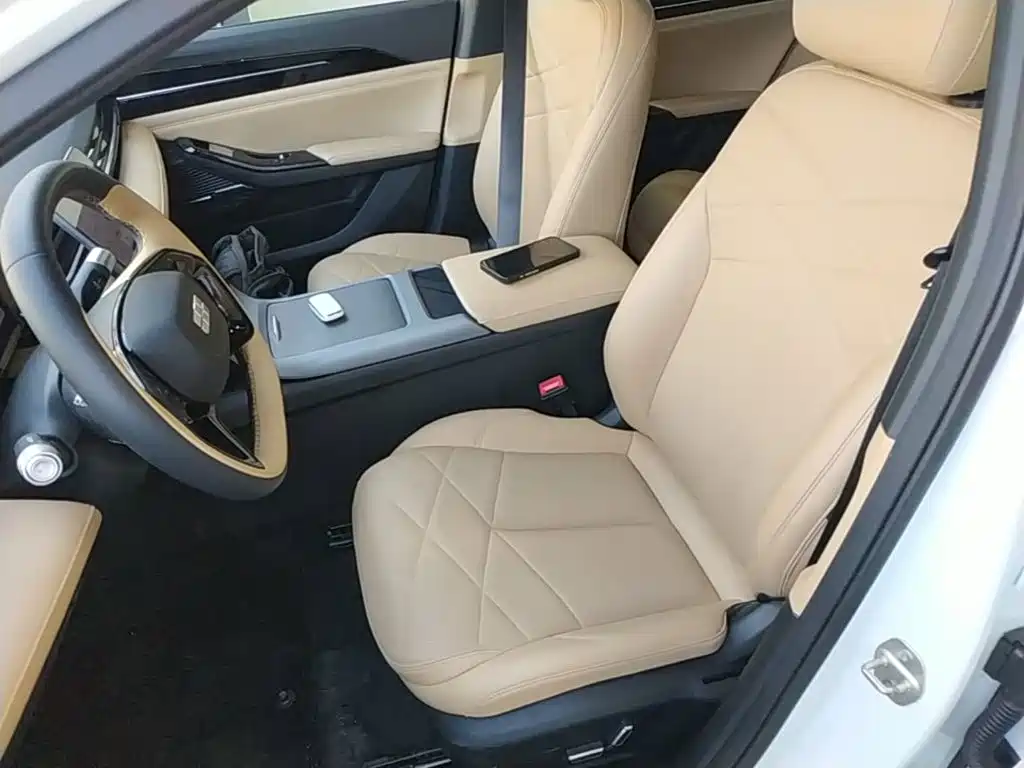 Geely Galaxy Galaxy L6 2025 2024 125km PLUS Soaring Dragon Edition