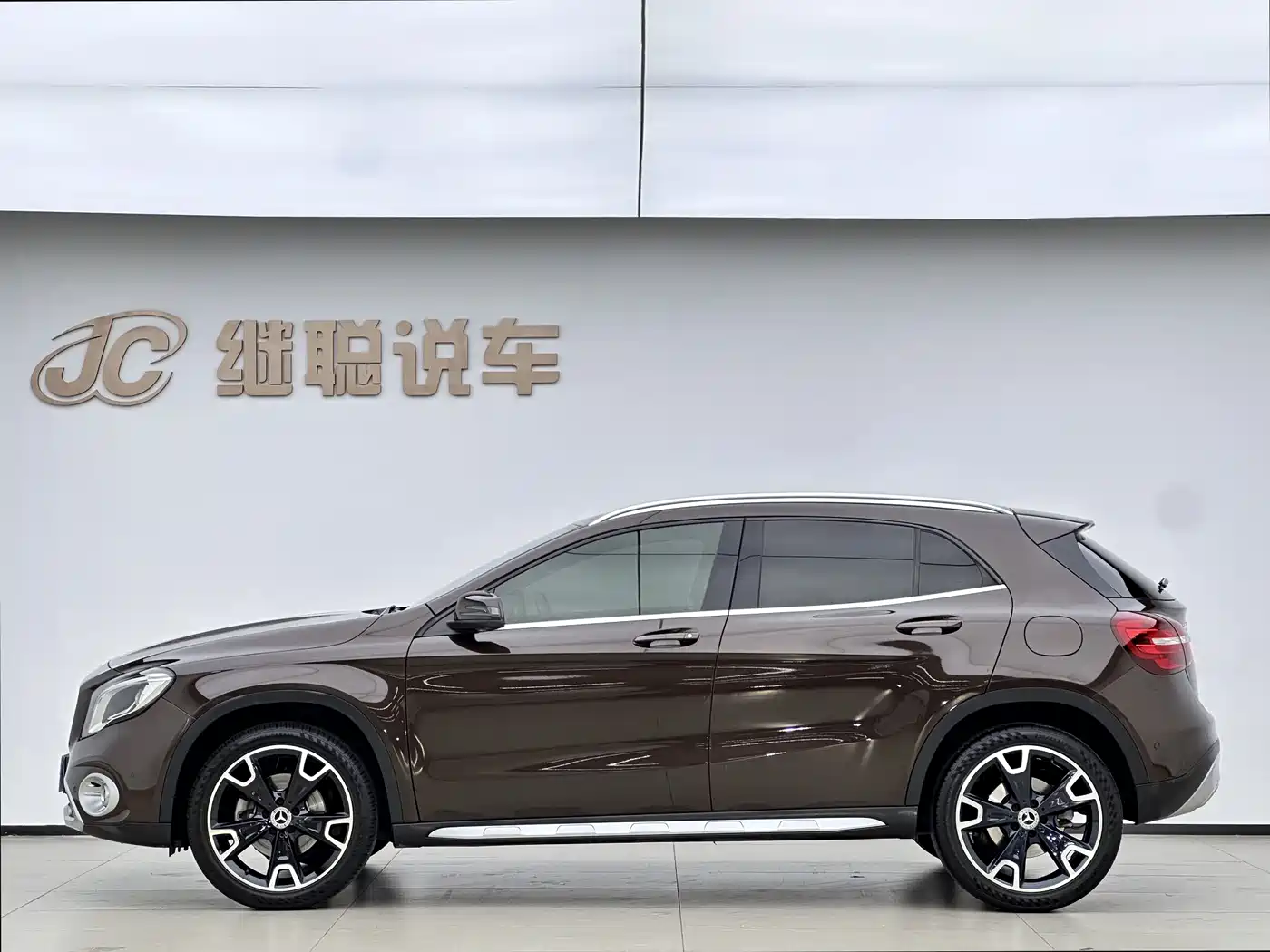 Mercedes-Benz GLA 2017 GLA 220 4MATIC Fashion фото 12