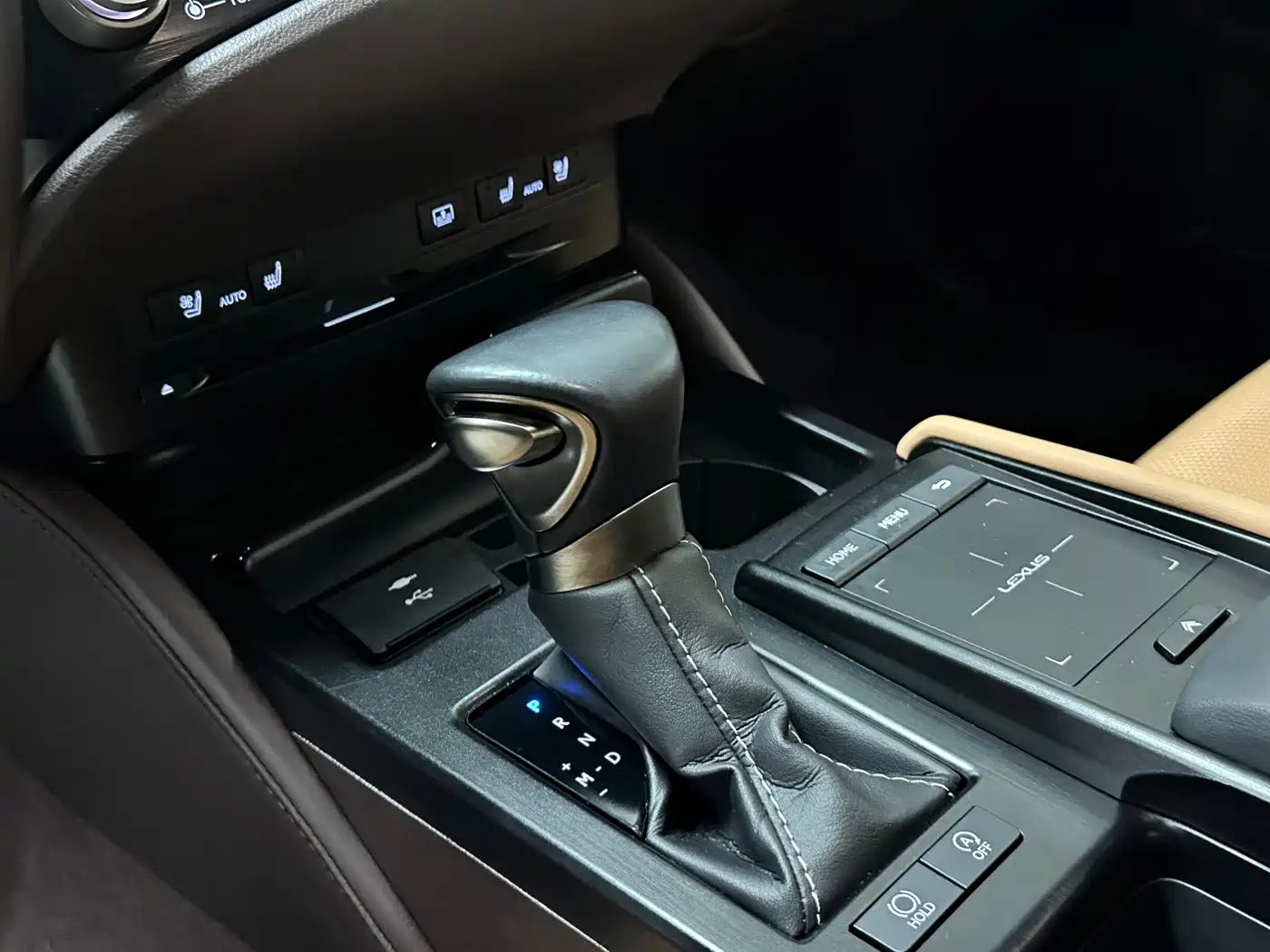 Lexus ES 2020 200 Luxury фото 10
