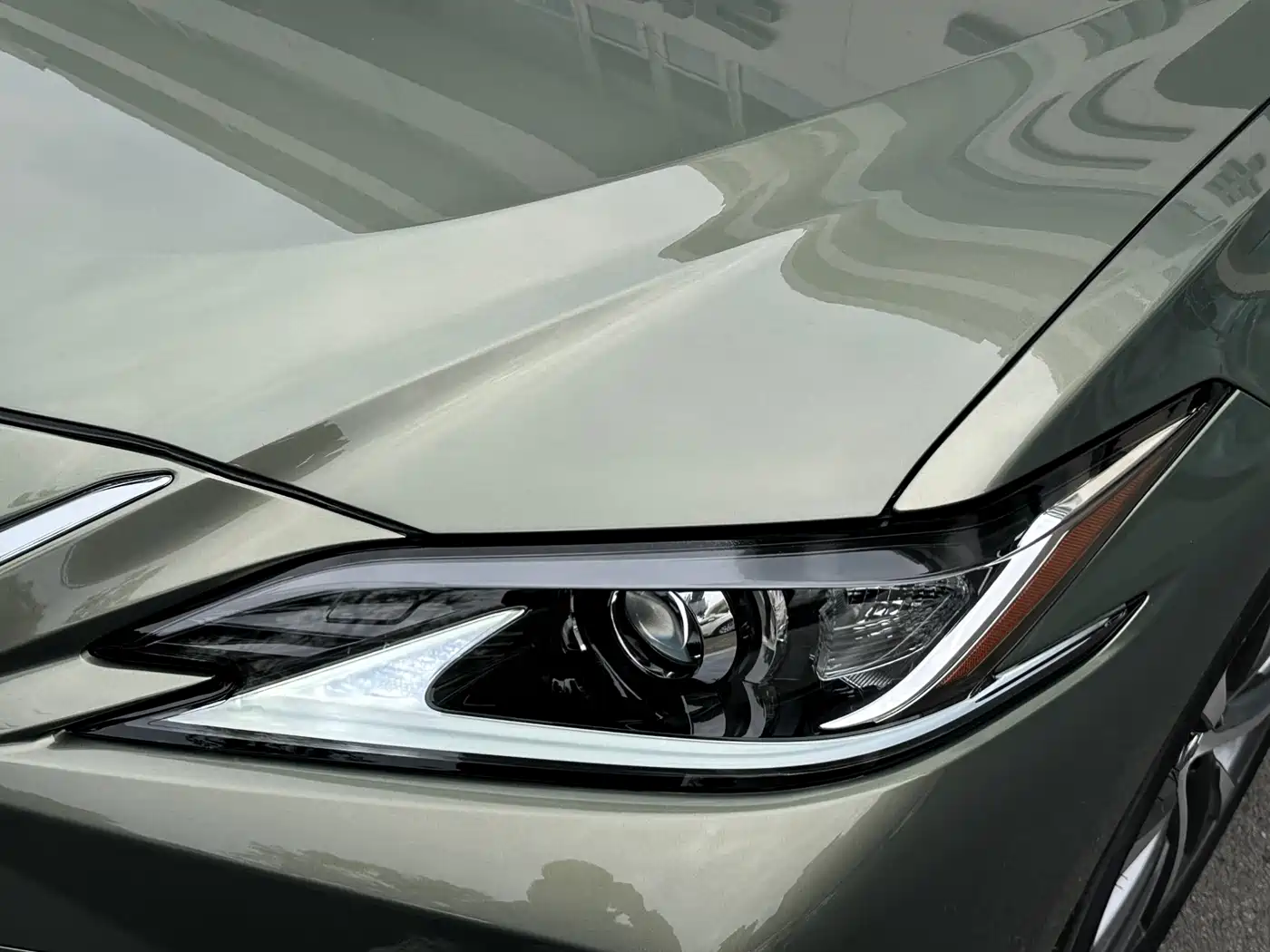 Lexus ES 2020 200 Luxury фото 3