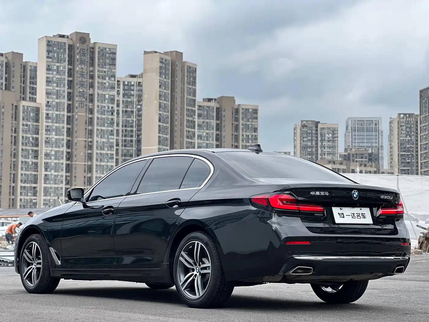 BMW 5 Series 2023 530Li Leading Luxury Package фото 9