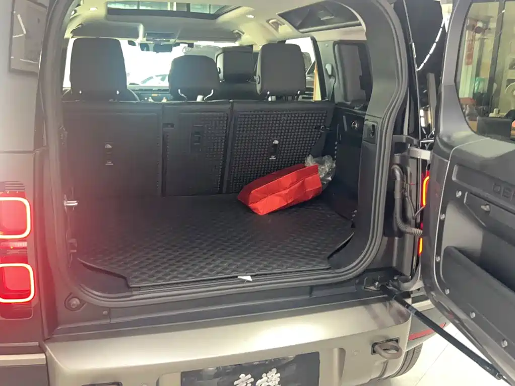 Фото 6 - Land Rover Defender