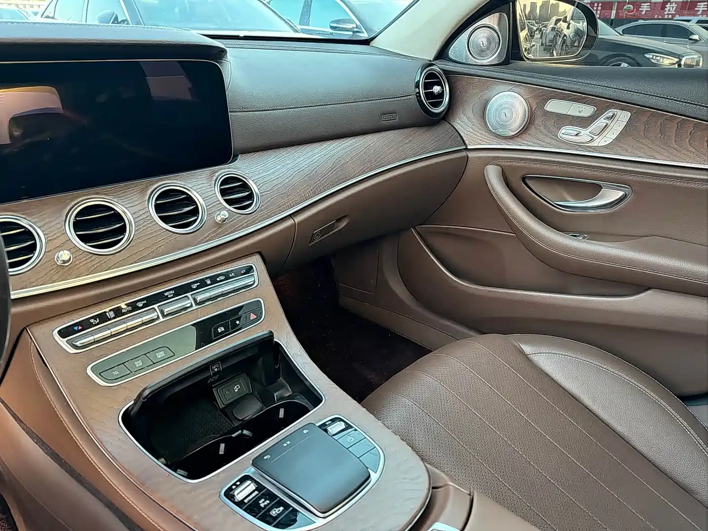 Mercedes-Benz E-Class New Energy 2022 E 350 e L Plug-in Hybrid Sedan фото 6