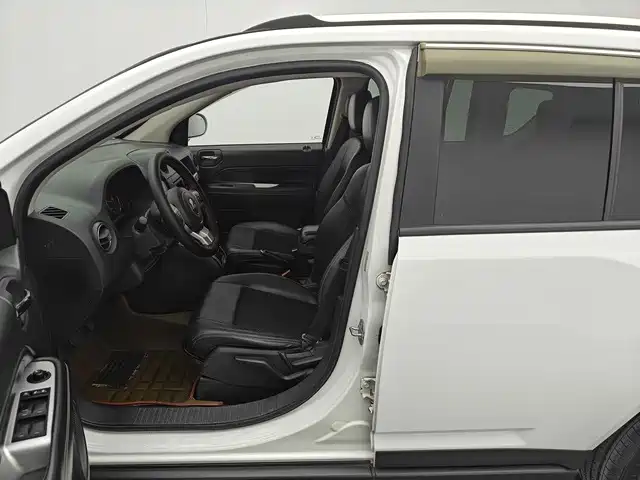 Jeep Compass (Import) 2015 2014 Facelift 2.4L 4WD Comfort Edition