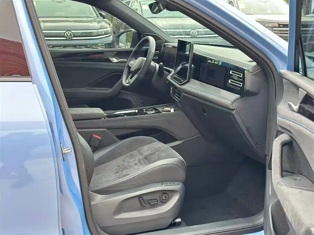 Volkswagen Tiguan L 2024 PRO 380TSI 4WD R-Line Premium Edition фото 6