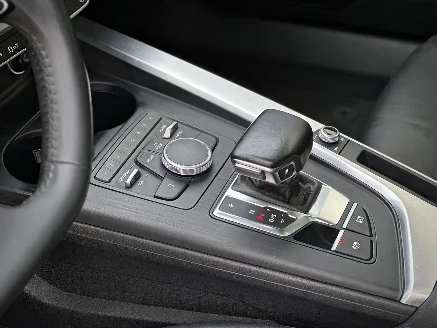 Audi A4L 2018 30th Anniversary 45 TFSI quattro Personality Sport фото 13