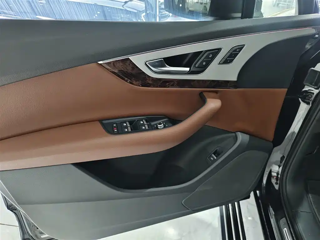 Audi Q7 2018 45 TFSI Technology фото 8