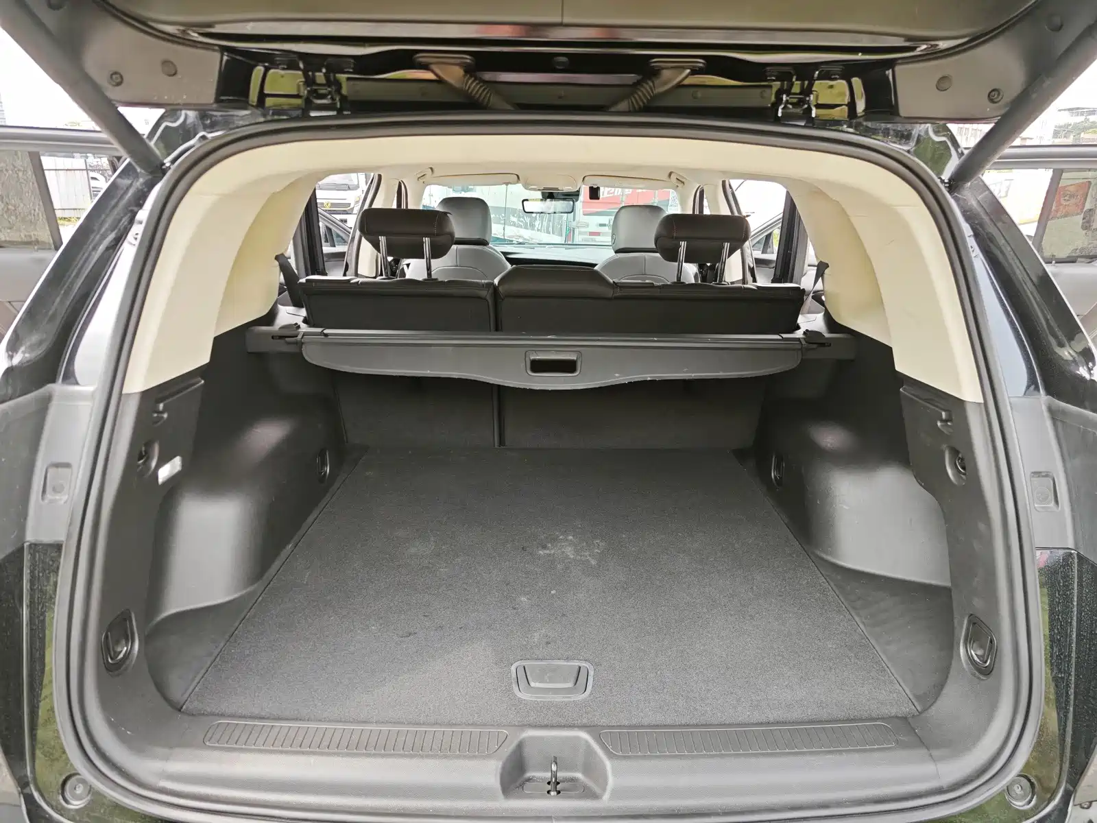 Photo 12 - Buick Envision Plus
