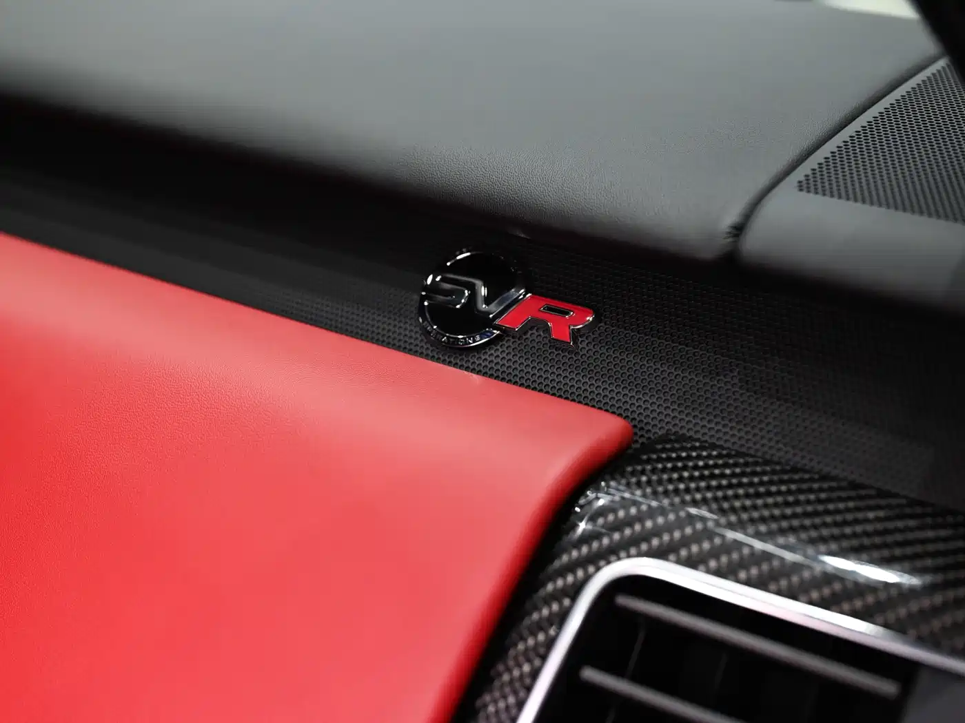 Land Rover Range Rover Sport 2022 Model 5.0 SC V8 SVR Peak Collector's Edition фото 4