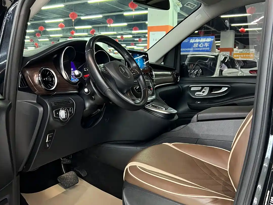 Mercedes-Benz V-Class 2021 V 260 Pilot Edition фото 13