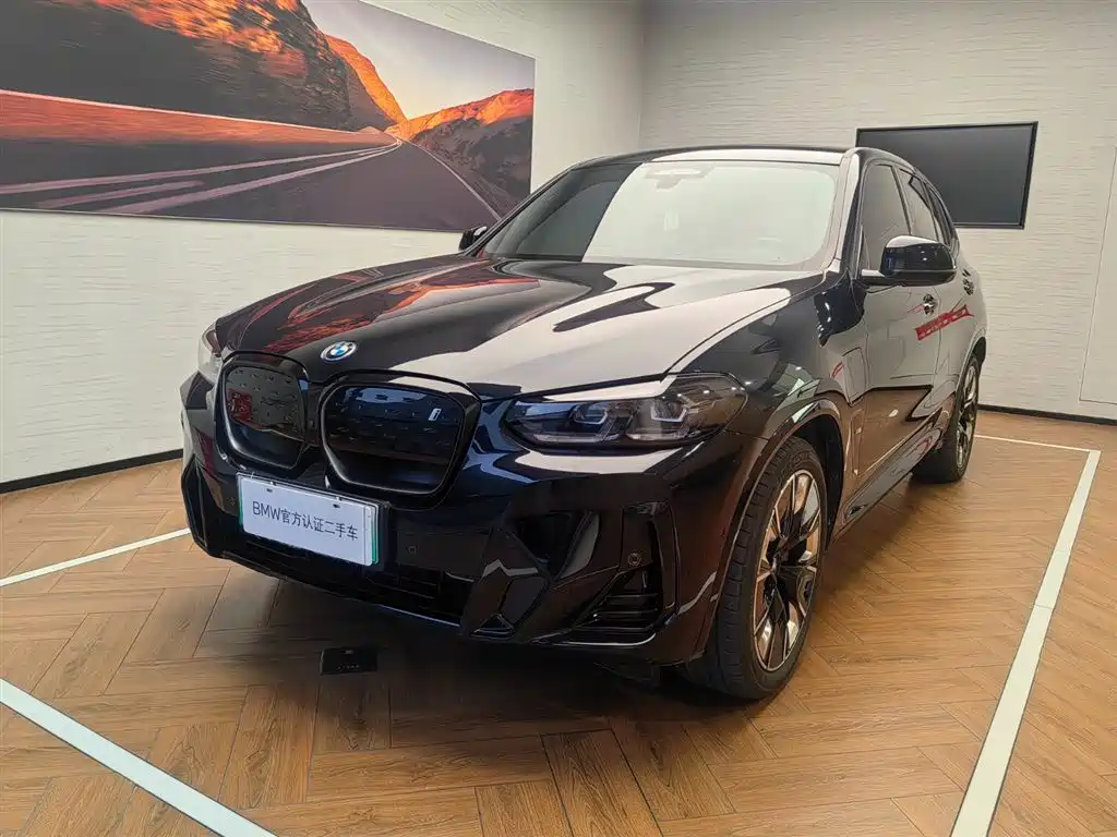 BMW IX3